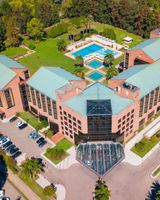 Sheraton Pilar Hotel & Convention Center