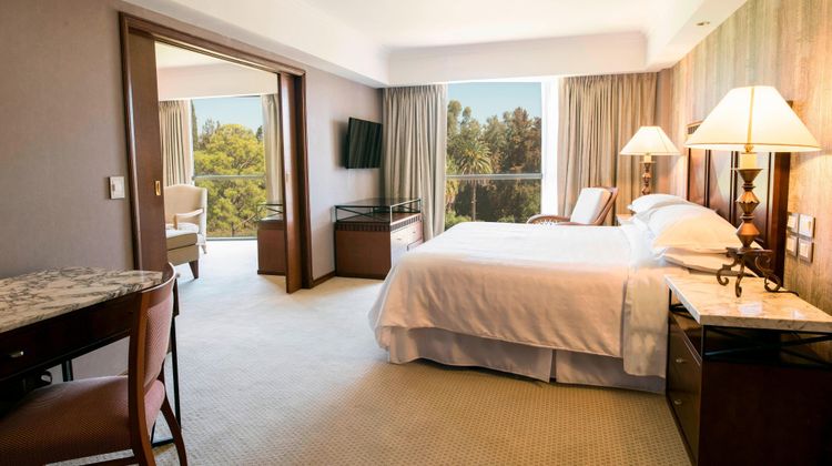 Sheraton Pilar Hotel & Convention Center Suite