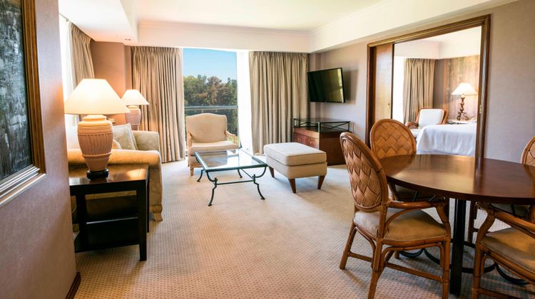 Sheraton Pilar Hotel & Convention Center Suite