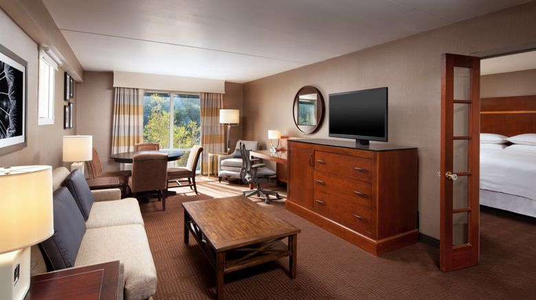 <b>Sheraton Agoura Hills Hotel Suite</b>. Images powered by <a href="https://www.leonardoworldwide.com/" title="Leonardo Worldwide" target="_blank">Leonardo</a>.