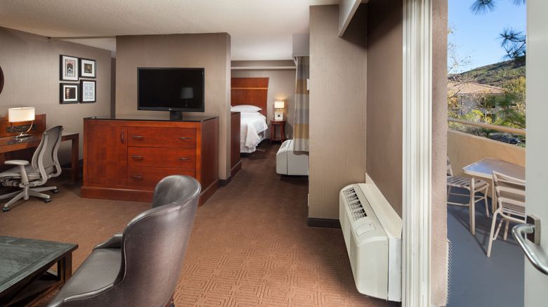<b>Sheraton Agoura Hills Hotel Suite</b>. Images powered by <a href="https://www.leonardoworldwide.com/" title="Leonardo Worldwide" target="_blank">Leonardo</a>.