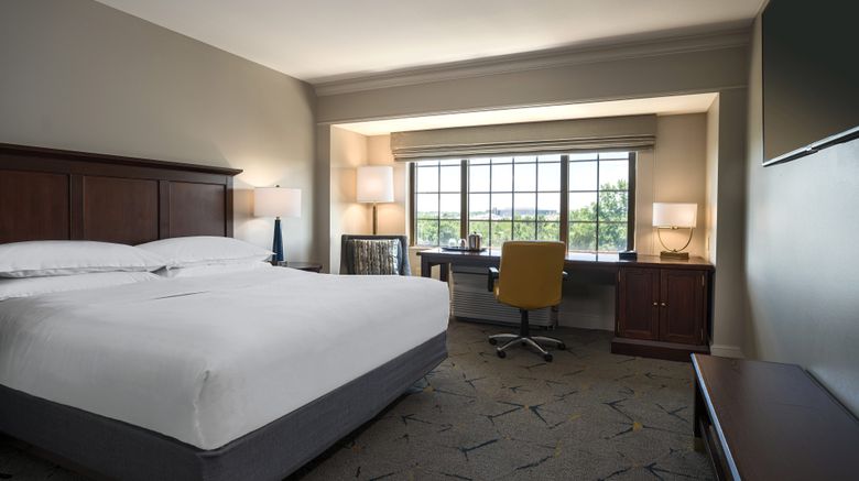 <b>Sheraton Baltimore Washington Airport Room</b>. Images powered by <a href="https://www.leonardoworldwide.com/" title="Leonardo Worldwide" target="_blank">Leonardo</a>.
