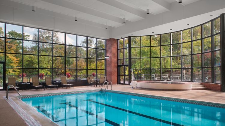 Sheraton Suites Akron Cuyahoga Falls Pool