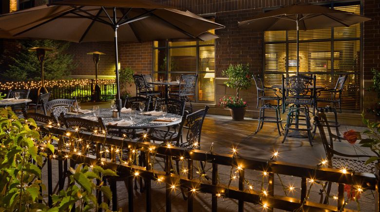<b>Sheraton St Paul Woodbury Hotel Exterior</b>. Images powered by <a href="https://www.leonardoworldwide.com/" title="Leonardo Worldwide" target="_blank">Leonardo</a>.