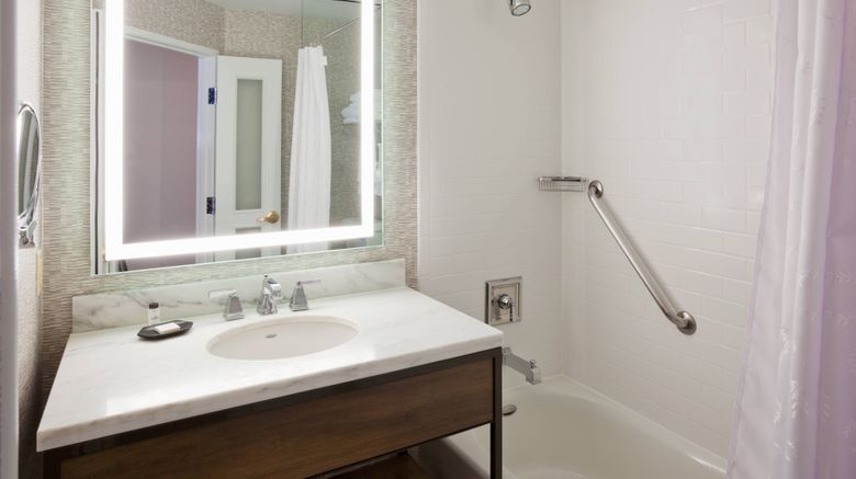 <b>Sheraton St Paul Woodbury Hotel Room</b>. Images powered by <a href="https://www.leonardoworldwide.com/" title="Leonardo Worldwide" target="_blank">Leonardo</a>.