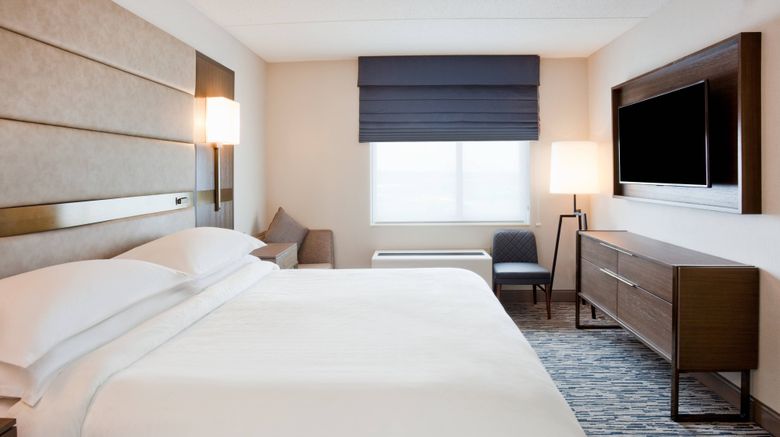 <b>Sheraton St Paul Woodbury Hotel Suite</b>. Images powered by <a href="https://www.leonardoworldwide.com/" title="Leonardo Worldwide" target="_blank">Leonardo</a>.