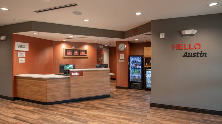 TownePlace Suites Austin South Exterior