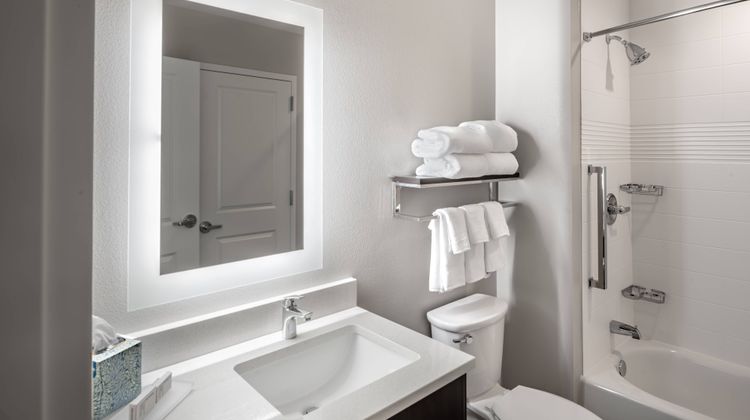 TownePlace Suites Austin South Room