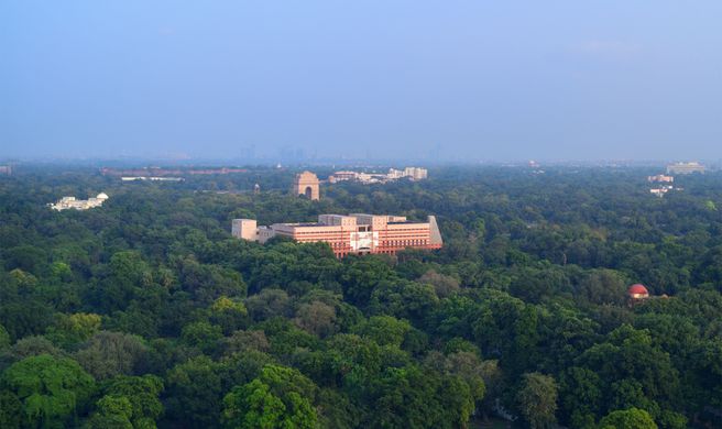 Le Meridien New Delhi Exterior