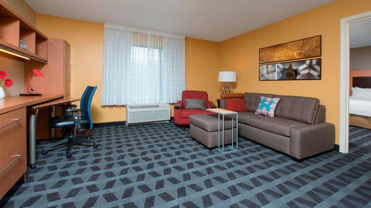 TownePlace Suites Kalamazoo Room