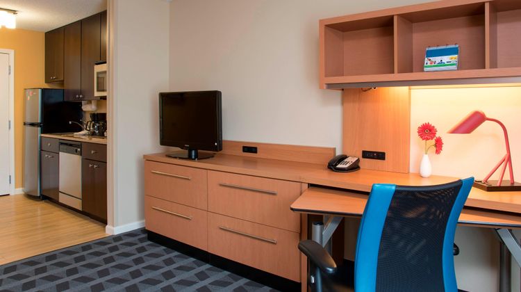 TownePlace Suites Kalamazoo Room