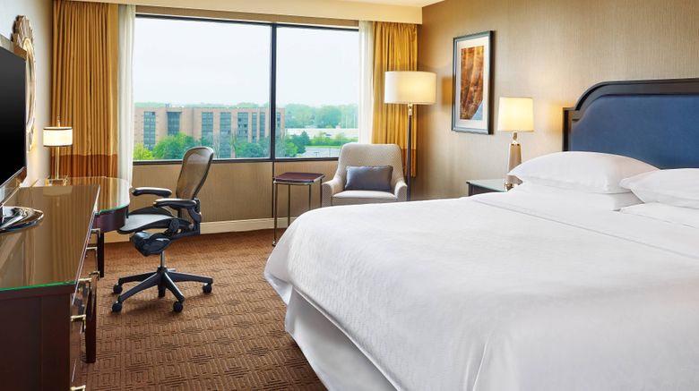 <b>Sheraton Lisle Naperville Hotel Room</b>. Images powered by <a href="https://www.leonardoworldwide.com/" title="Leonardo Worldwide" target="_blank">Leonardo</a>.