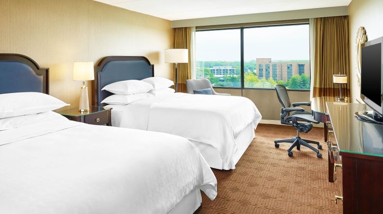 <b>Sheraton Lisle Naperville Hotel Room</b>. Images powered by <a href="https://www.leonardoworldwide.com/" title="Leonardo Worldwide" target="_blank">Leonardo</a>.