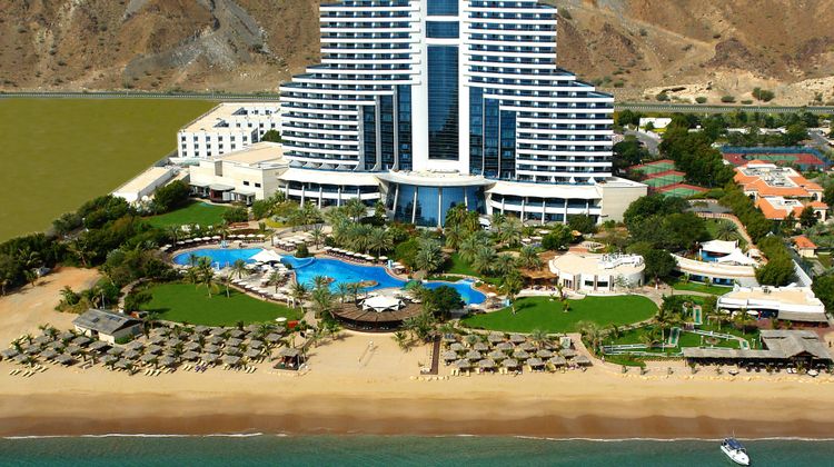Le Meridien Al Aqah Beach Resort Exterior