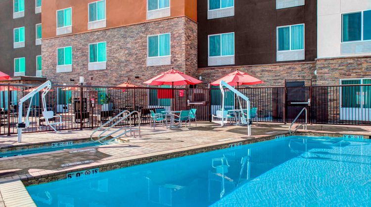 TownePlace Suites Bakersfield West Pool