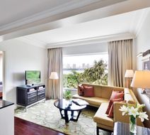 Lakeside Chalet-Marriott Executive Apts Room
