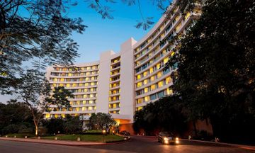 Lakeside Chalet-Marriott Executive Apts