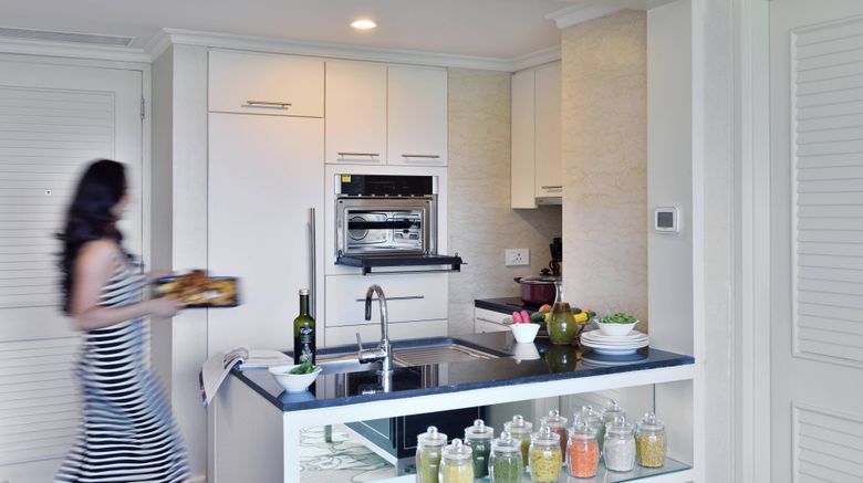 <b>Lakeside Chalet-Marriott Executive Apts Room</b>. Images powered by <a href="https://www.leonardoworldwide.com/" title="Leonardo Worldwide" target="_blank">Leonardo</a>.