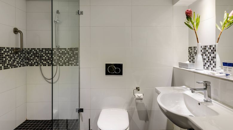 <b>Protea Hotel Knysna Quays Room</b>. Images powered by <a href="https://www.leonardoworldwide.com/" title="Leonardo Worldwide" target="_blank">Leonardo</a>.
