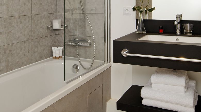 <b>Residhome Puteaux La Defense Room</b>. Images powered by <a href="https://www.leonardoworldwide.com/" title="Leonardo Worldwide" target="_blank">Leonardo</a>.