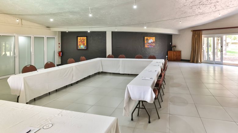 <b>Protea Hotel Riempie Estate Meeting</b>. Images powered by <a href="https://www.leonardoworldwide.com/" title="Leonardo Worldwide" target="_blank">Leonardo</a>.