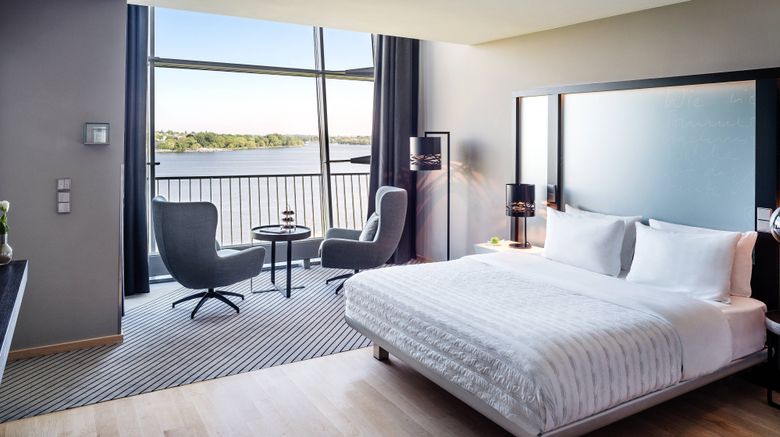 <b>Le Meridien Hamburg Suite</b>. Images powered by <a href="https://www.leonardoworldwide.com/" title="Leonardo Worldwide" target="_blank">Leonardo</a>.