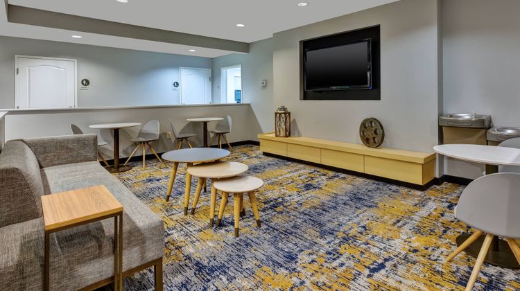 TownePlace Suites by Marriott Lobby