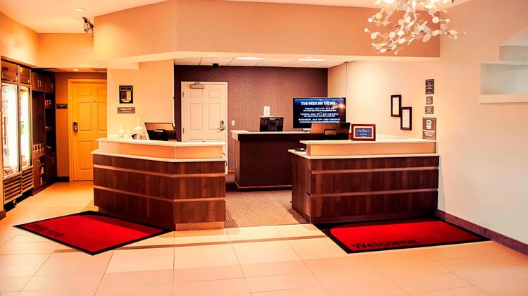 Residence Inn by Marriott Airport Lobby