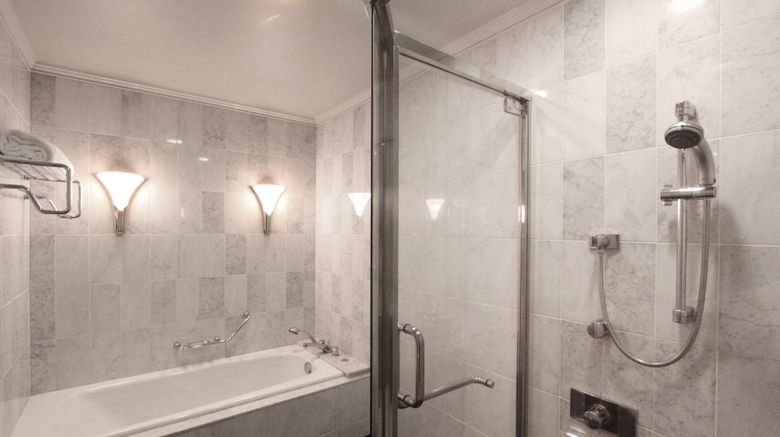 <b>The Westin Osaka Room</b>. Images powered by <a href="https://www.leonardoworldwide.com/" title="Leonardo Worldwide" target="_blank">Leonardo</a>.