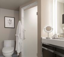 Seven Gables Inn, Tribute Portfolio Room