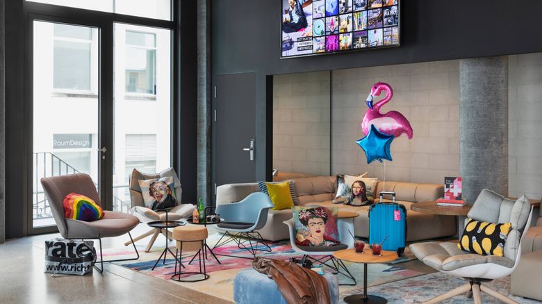 <b>Moxy Rapperswil Room</b>. Images powered by <a href="https://www.leonardoworldwide.com/" title="Leonardo Worldwide" target="_blank">Leonardo</a>.