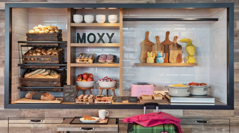<b>Moxy Rapperswil Restaurant</b>. Images powered by <a href="https://www.leonardoworldwide.com/" title="Leonardo Worldwide" target="_blank">Leonardo</a>.