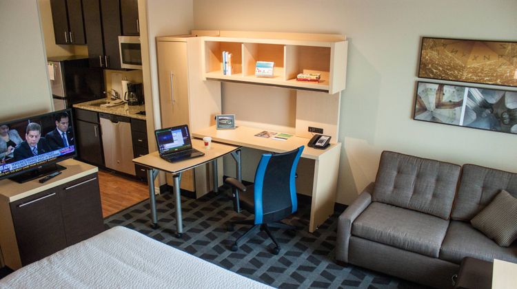 TownePlace Suites Beaumont Port Arthur Suite