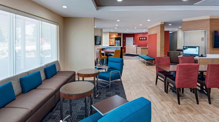TownePlace Suites By Marriott Lobby