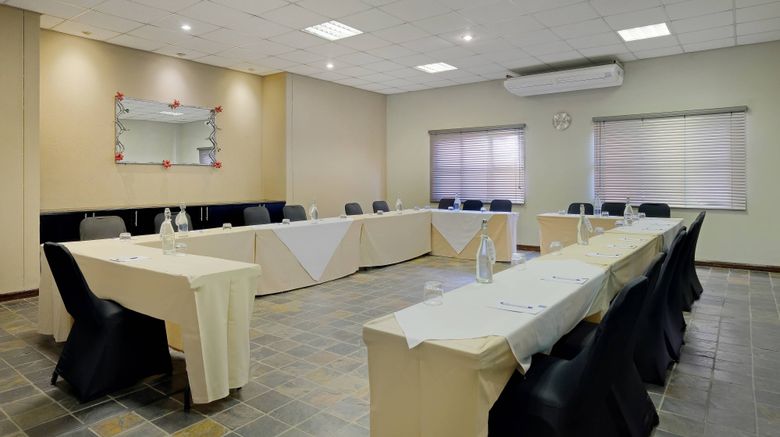 <b>Protea Hotel Landmark Meeting</b>. Images powered by <a href="https://www.leonardoworldwide.com/" title="Leonardo Worldwide" target="_blank">Leonardo</a>.
