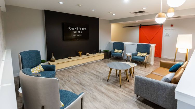 TownePlace Suites Bowling Green Lobby