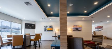 TownePlace Suites Clinton Lobby
