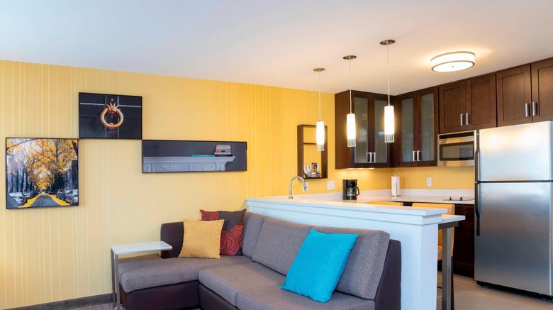 <b>Residence Inn Akron South/Green Room</b>. Images powered by <a href="https://www.leonardoworldwide.com/" title="Leonardo Worldwide" target="_blank">Leonardo</a>.