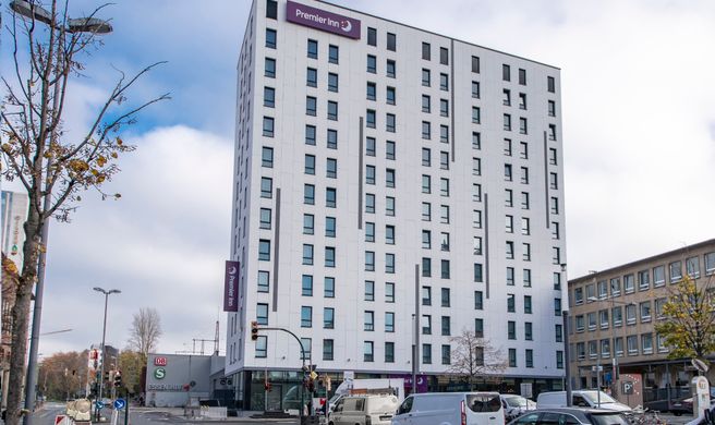 Premier Inn Essen City Centre Exterior