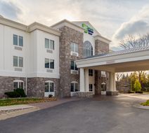 Holiday Inn Express & Suites Exterior