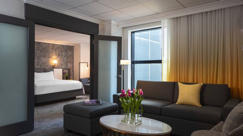 <b>Renaissance New York Times Square Hotel Room</b>. Images powered by <a href="https://www.leonardoworldwide.com/" title="Leonardo Worldwide" target="_blank">Leonardo</a>.