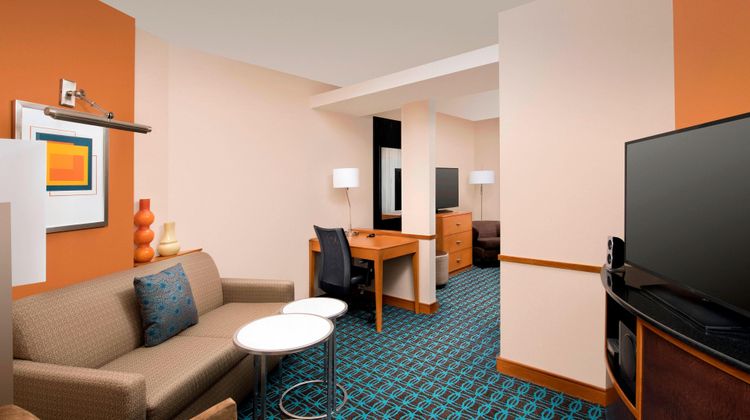 Fairfield Inn & Suites Washington, DC Room