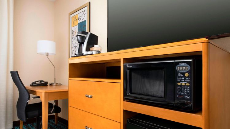 Fairfield Inn & Suites Washington, DC Room