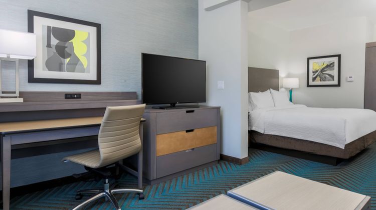 Fairfield Inn & Suites Wichita Falls NW Suite