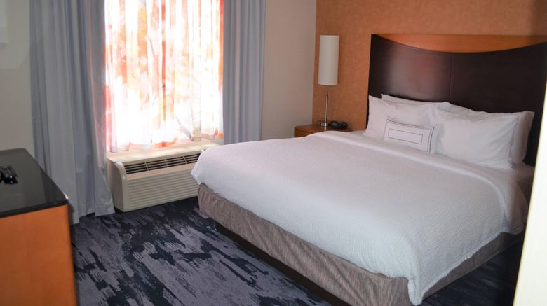 <b>Fairfield Inn & Suites Sault Ste. Marie Room</b>. Images powered by <a href="https://www.leonardoworldwide.com/" title="Leonardo Worldwide" target="_blank">Leonardo</a>.