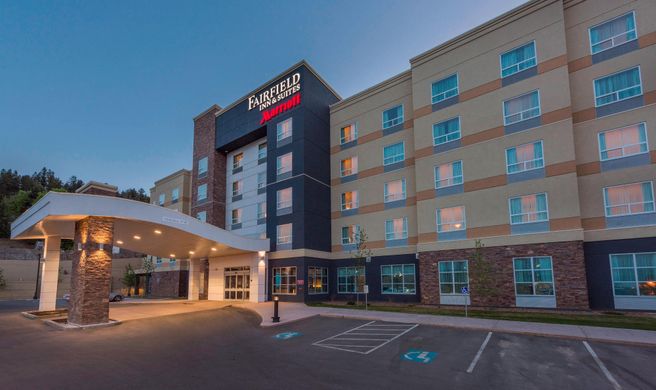 Fairfield Inn & Suites Kamloops Exterior
