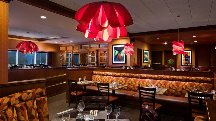 Sheraton Springfield Monarch Place Hotel Restaurant
