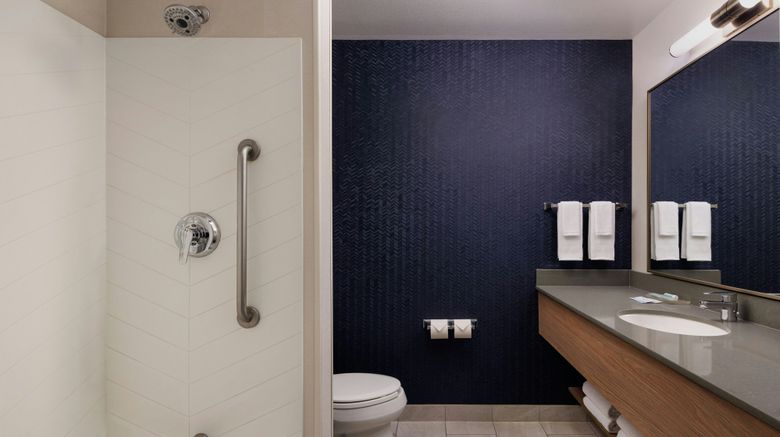 <b>Fairfield Inn & Suites Kelowna Room</b>. Images powered by <a href="https://www.leonardoworldwide.com/" title="Leonardo Worldwide" target="_blank">Leonardo</a>.