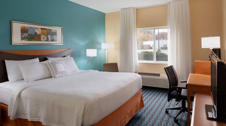 <b>Fairfield Inn/Suites Youngstown Boardman Room</b>. Images powered by <a href="https://www.leonardoworldwide.com/" title="Leonardo Worldwide" target="_blank">Leonardo</a>.