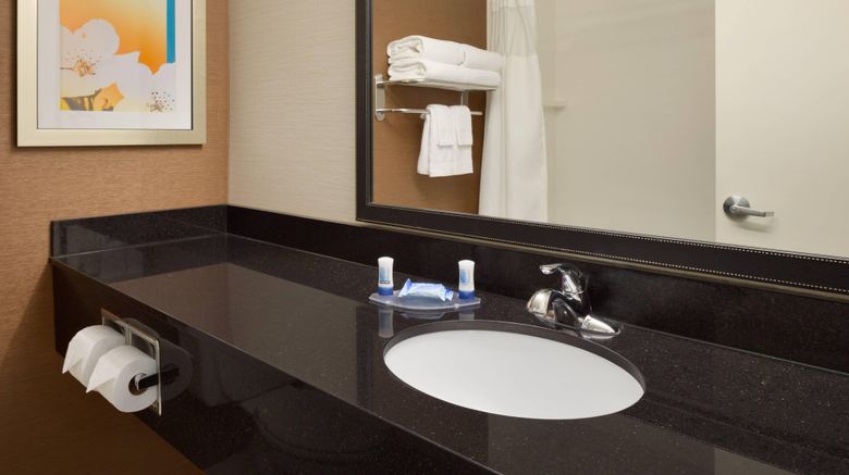 <b>Fairfield Inn/Suites Youngstown Boardman Room</b>. Images powered by <a href="https://www.leonardoworldwide.com/" title="Leonardo Worldwide" target="_blank">Leonardo</a>.